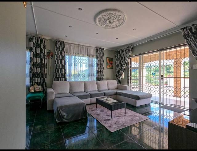 5 BEDROOM HOUSE FOR SALE IN SHALLCROSS